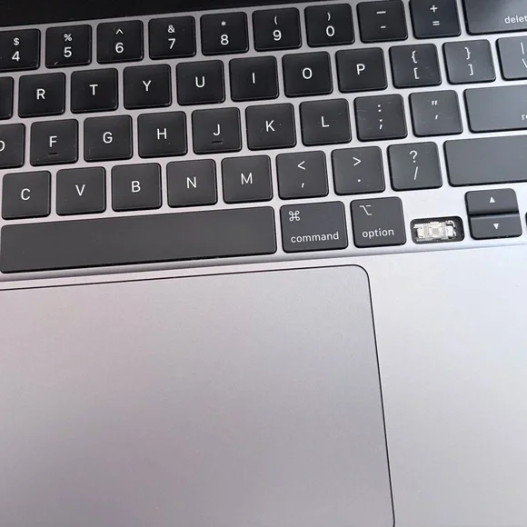 MacBook Pro 2020 - Picture 2 of 3